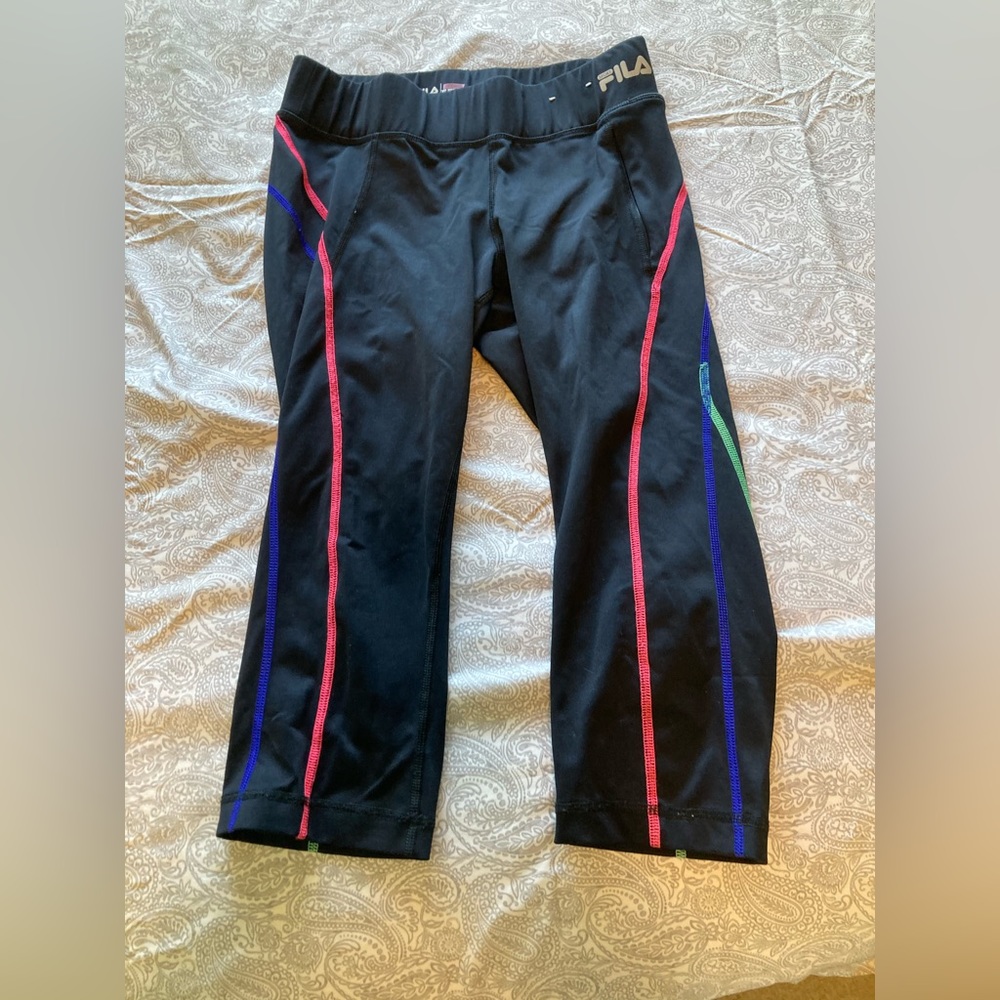 Black capris